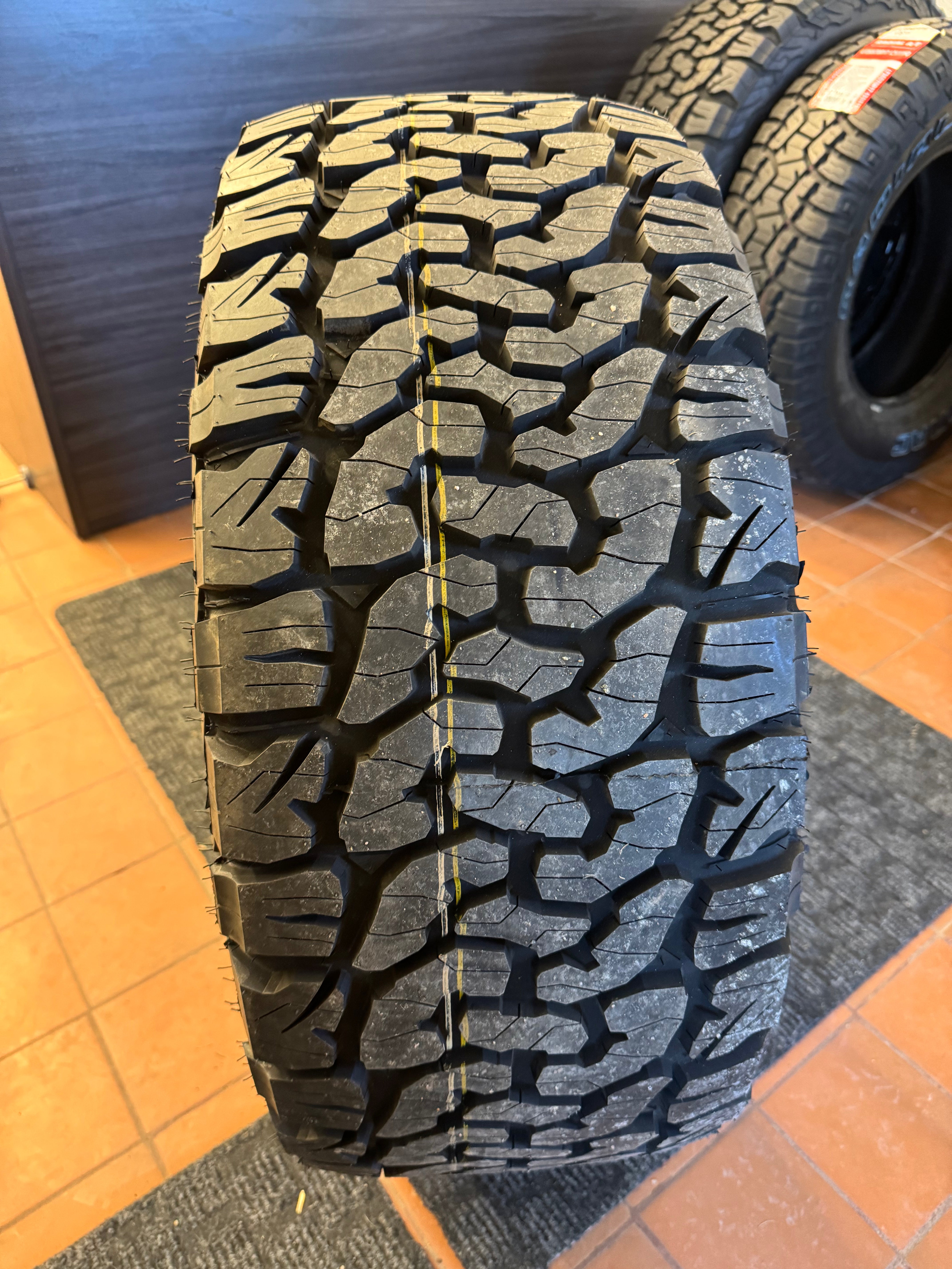 33/12.5R20 LT POWERHUB A/T 10PLY