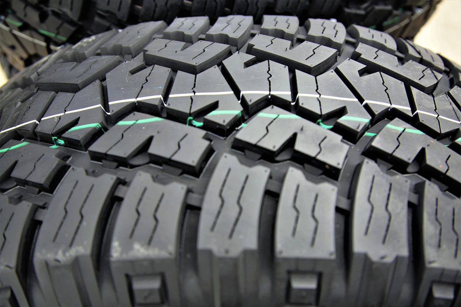 35/12.5R20 LT SURETRAC A/T 10 PLY